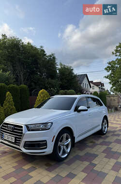 Позашляховик / Кросовер Audi Q7 2018 в 