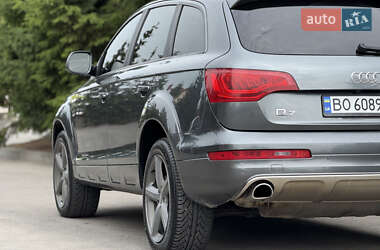 Внедорожник / Кроссовер Audi Q7 2015 в 