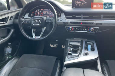Внедорожник / Кроссовер Audi Q7 2016 в 