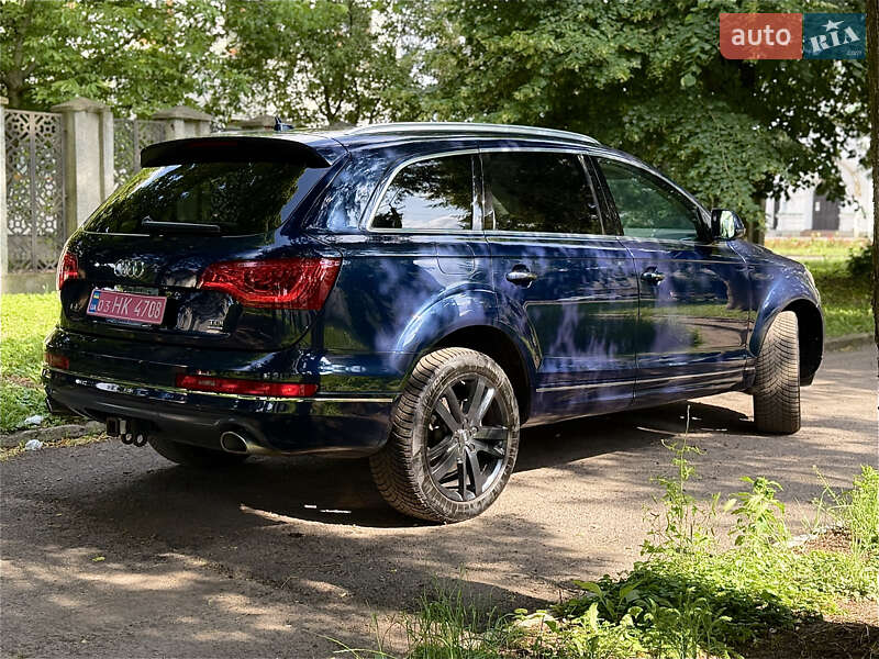 Позашляховик / Кросовер Audi Q7 2013 в Дубні