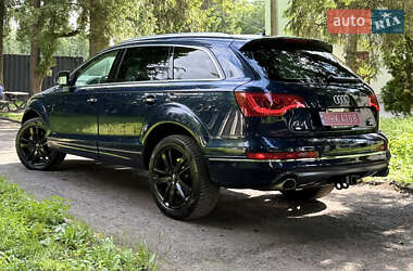 Позашляховик / Кросовер Audi Q7 2013 в 