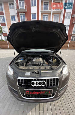 Внедорожник / Кроссовер Audi Q7 2013 в 