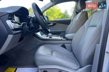 Внедорожник / Кроссовер Audi Q7 2022 в 