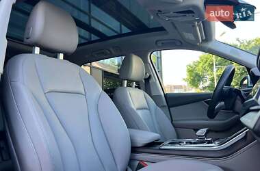 Внедорожник / Кроссовер Audi Q7 2022 в 