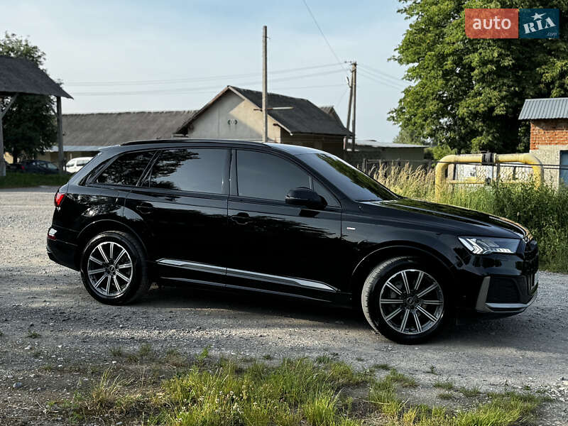Позашляховик / Кросовер Audi Q7 2021 в Тернополі