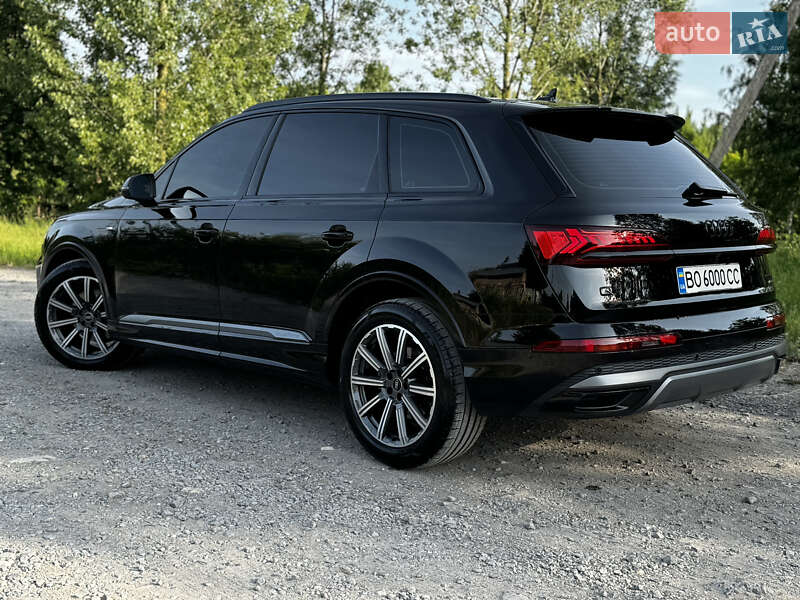 Позашляховик / Кросовер Audi Q7 2021 в Тернополі
