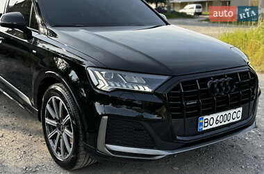 Внедорожник / Кроссовер Audi Q7 2021 в 