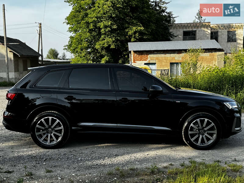 Позашляховик / Кросовер Audi Q7 2021 в Тернополі