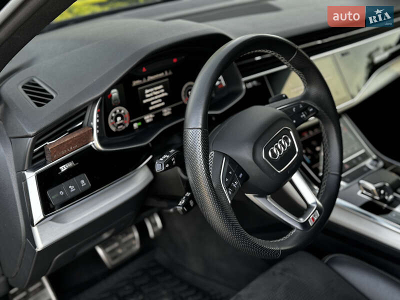 Позашляховик / Кросовер Audi Q7 2021 в Тернополі