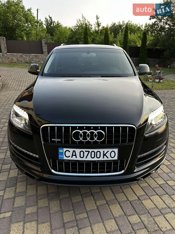 Позашляховик / Кросовер Audi Q7 2015 в Умані