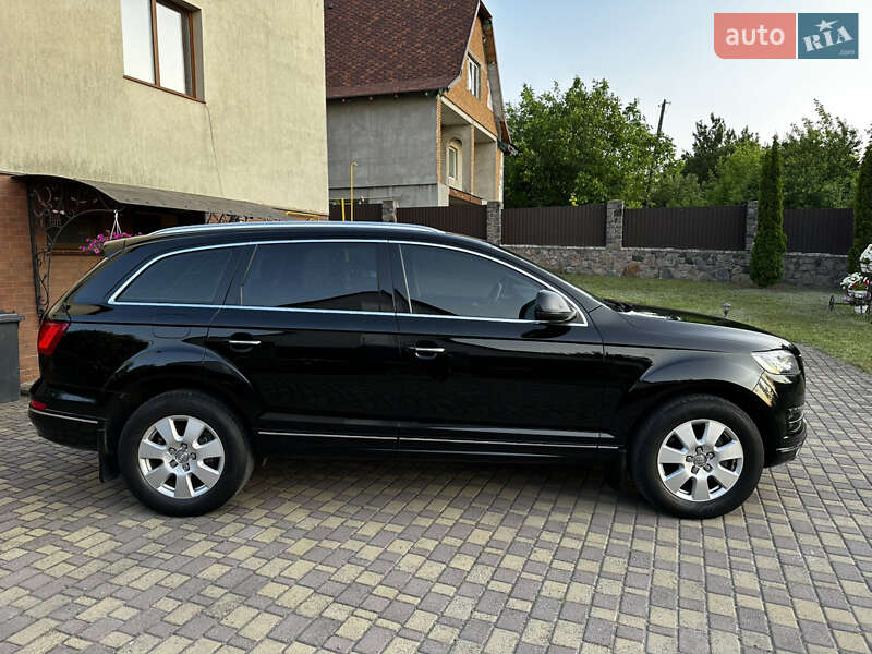 Позашляховик / Кросовер Audi Q7 2015 в Умані