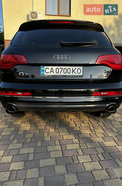 Внедорожник / Кроссовер Audi Q7 2015 в 