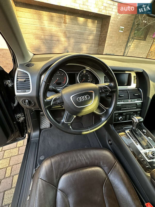 Позашляховик / Кросовер Audi Q7 2015 в Умані