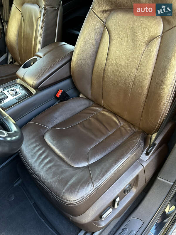 Позашляховик / Кросовер Audi Q7 2015 в Умані