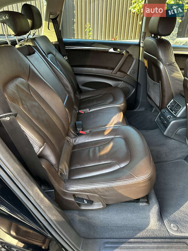 Позашляховик / Кросовер Audi Q7 2015 в Умані