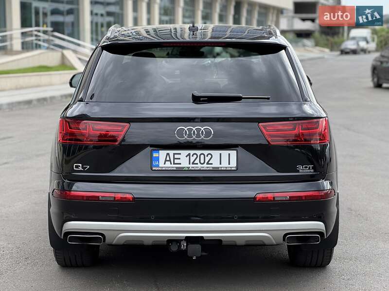 Позашляховик / Кросовер Audi Q7 2016 в Дніпрі