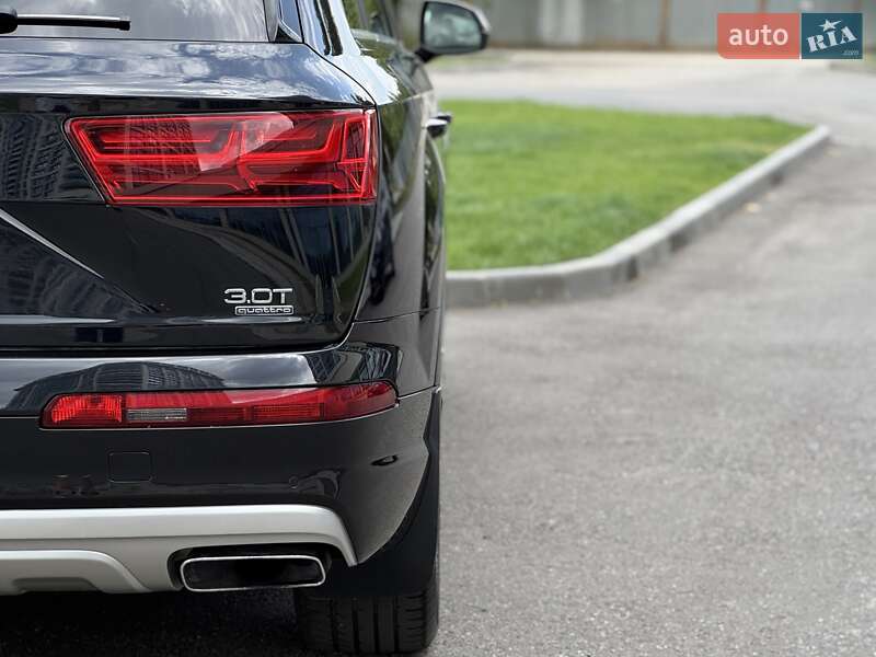Позашляховик / Кросовер Audi Q7 2016 в Дніпрі