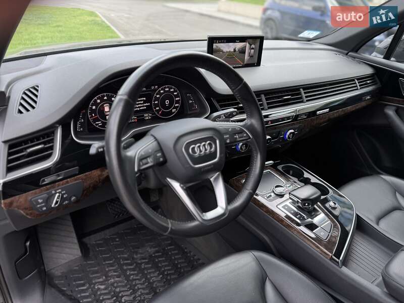 Позашляховик / Кросовер Audi Q7 2016 в Дніпрі