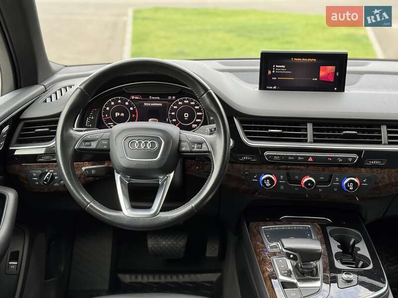 Позашляховик / Кросовер Audi Q7 2016 в Дніпрі