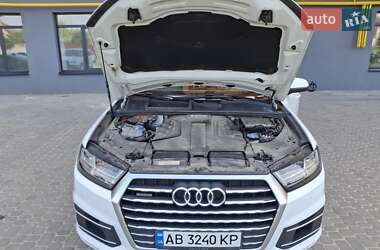 Внедорожник / Кроссовер Audi Q7 2016 в 