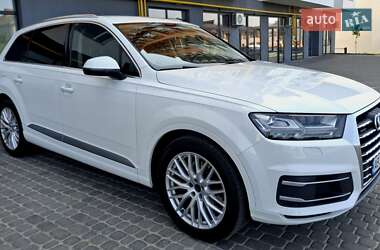 Внедорожник / Кроссовер Audi Q7 2016 в 