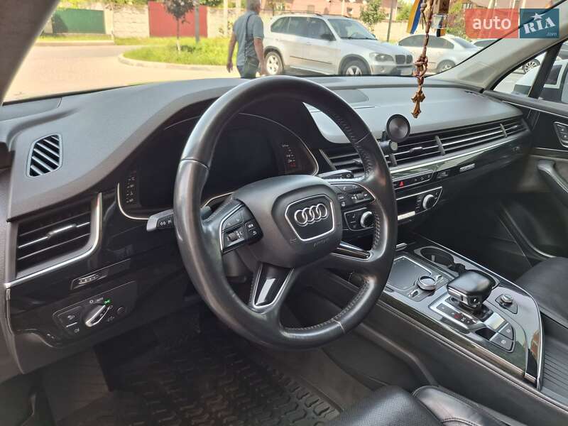 Позашляховик / Кросовер Audi Q7 2016 в Вінниці