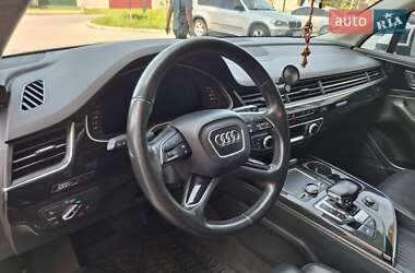 Внедорожник / Кроссовер Audi Q7 2016 в 