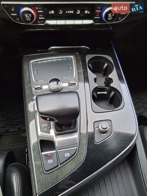 Позашляховик / Кросовер Audi Q7 2016 в Вінниці