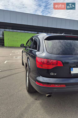 Позашляховик / Кросовер Audi Q7 2007 в 
