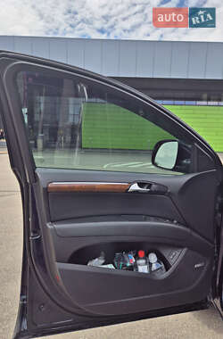 Позашляховик / Кросовер Audi Q7 2007 в 