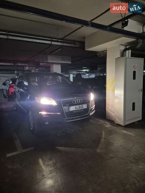 Внедорожник / Кроссовер Audi Q7 2007 в Киеве