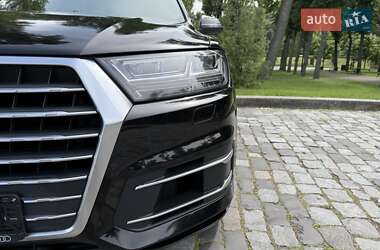 Позашляховик / Кросовер Audi Q7 2016 в 