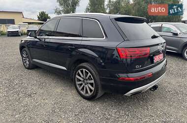 Внедорожник / Кроссовер Audi Q7 2016 в 