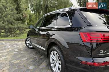 Позашляховик / Кросовер Audi Q7 2016 в 