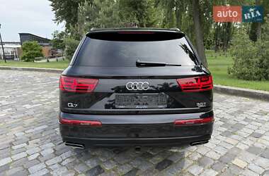 Позашляховик / Кросовер Audi Q7 2016 в 