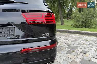 Позашляховик / Кросовер Audi Q7 2016 в 