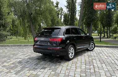 Позашляховик / Кросовер Audi Q7 2016 в 