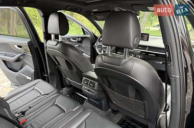Позашляховик / Кросовер Audi Q7 2016 в 