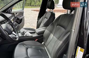 Позашляховик / Кросовер Audi Q7 2016 в 