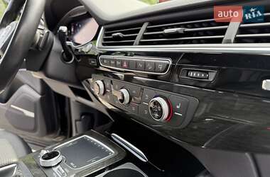 Позашляховик / Кросовер Audi Q7 2016 в 