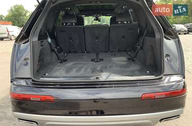 Позашляховик / Кросовер Audi Q7 2017 в 