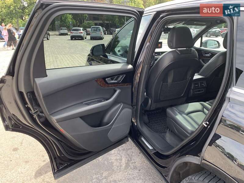Внедорожник / Кроссовер Audi Q7 2017 в Харькове