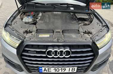 Внедорожник / Кроссовер Audi Q7 2016 в 