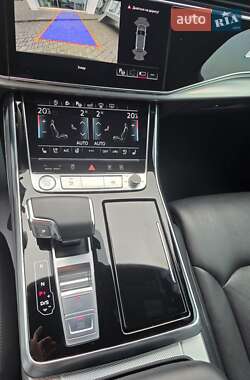 Позашляховик / Кросовер Audi Q7 2020 в 
