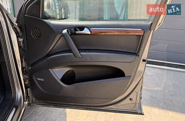 Внедорожник / Кроссовер Audi Q7 2012 в 