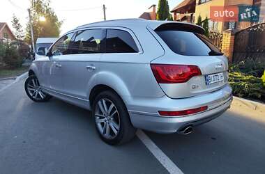 Позашляховик / Кросовер Audi Q7 2015 в 