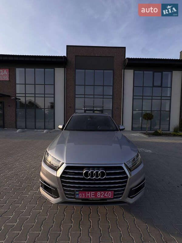 Позашляховик / Кросовер Audi Q7 2017 в Тернополі