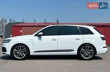 Позашляховик / Кросовер Audi Q7 2016 в 