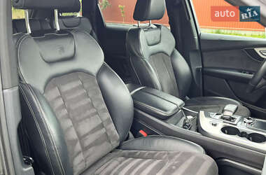 Позашляховик / Кросовер Audi Q7 2017 в 