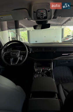 Внедорожник / Кроссовер Audi Q7 2022 в 